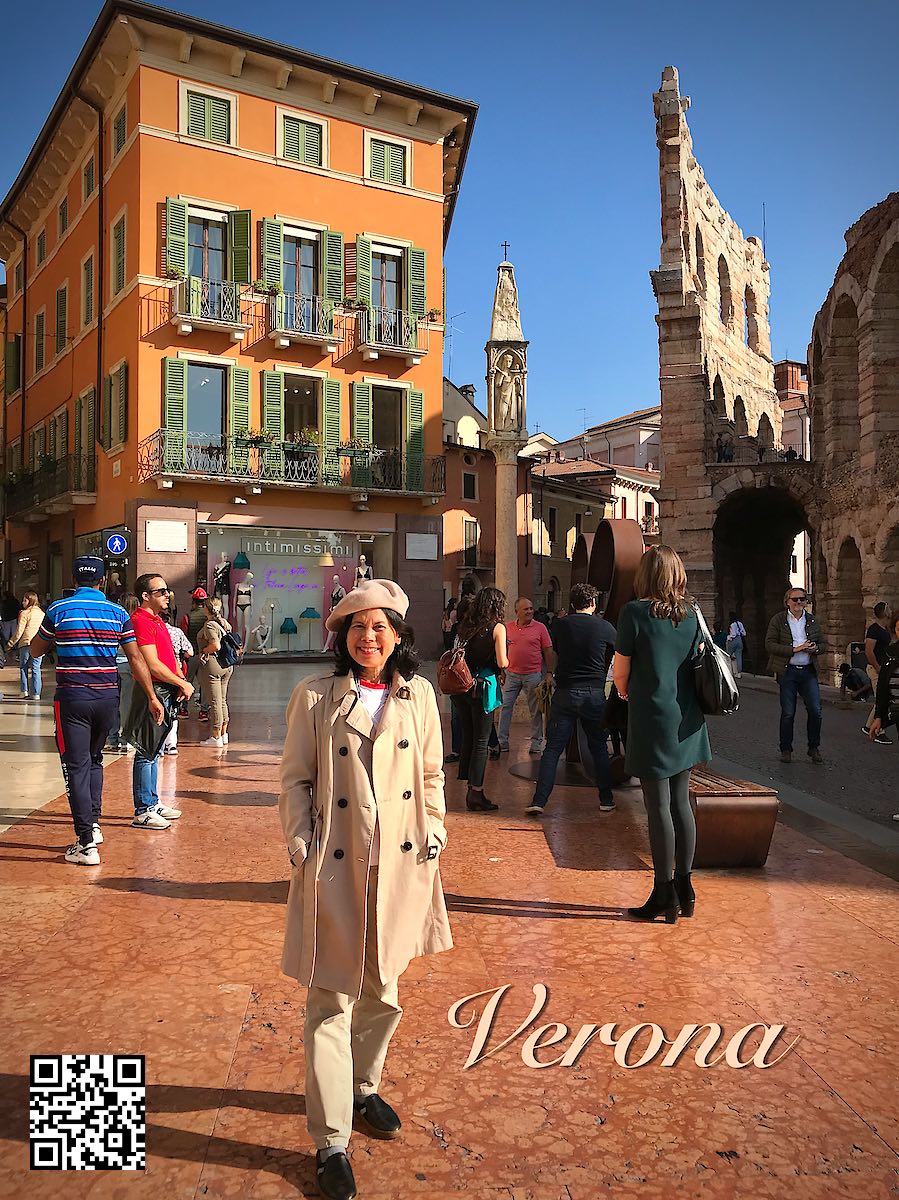 Italy Verona women in fashion hat near Piazza Bra & Arena 