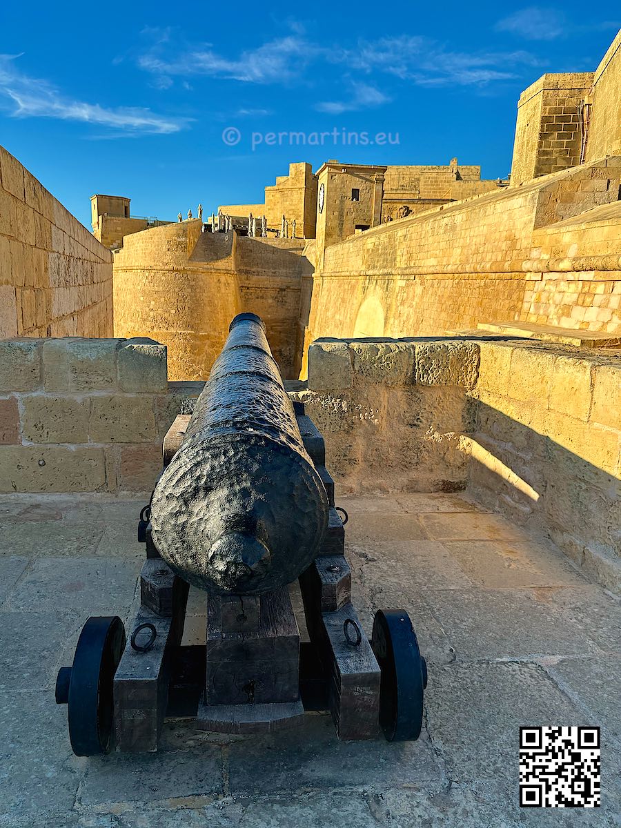 Malta Gozo Victoria Cittadella canon fortress