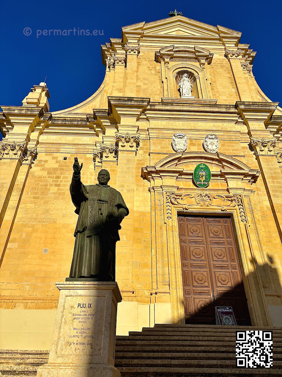 Malta Gozo Victoria Cittadella statue of pope Piju IX