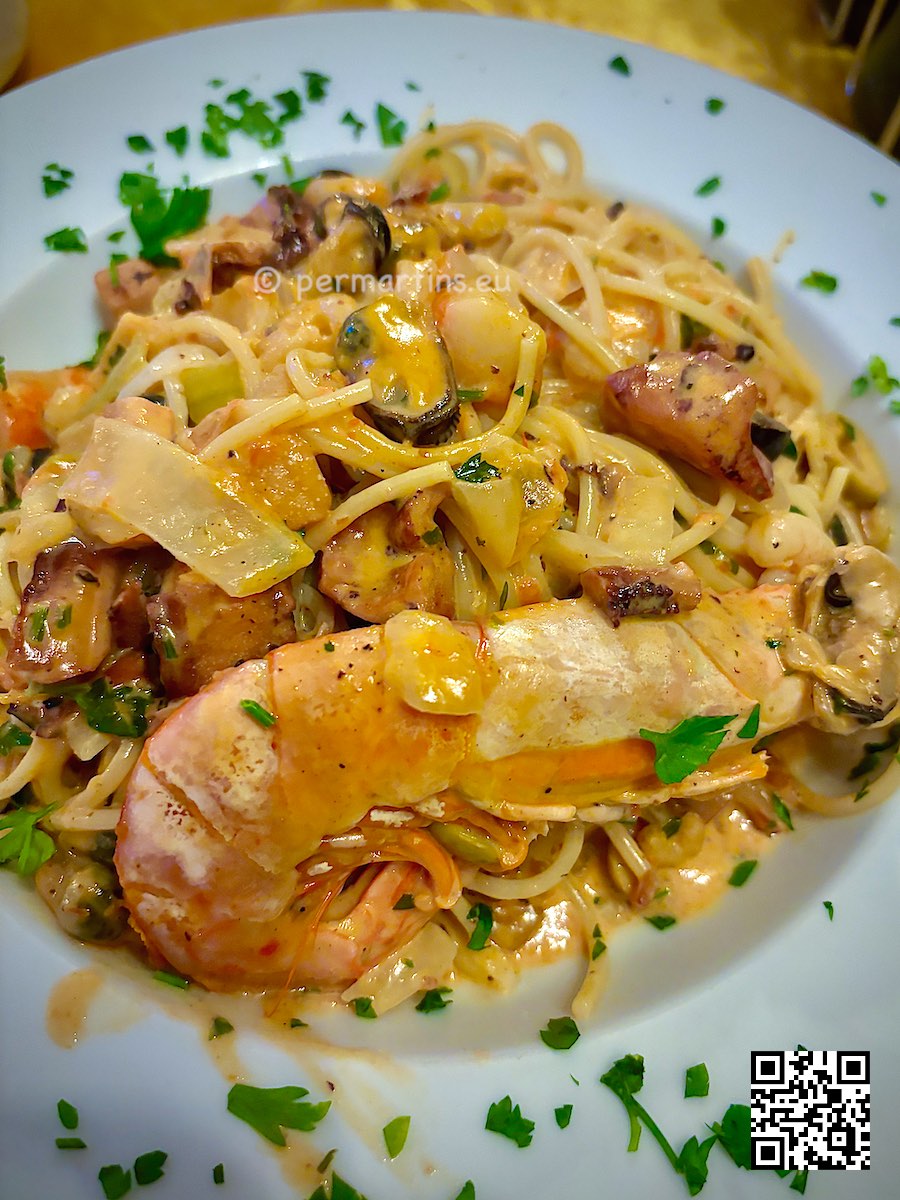 Many restaurants on Malta and Gozo have fresh fish and seafood.